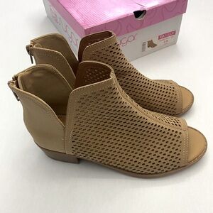 Sugar Brand Little Girls Tan Booties Size 3m